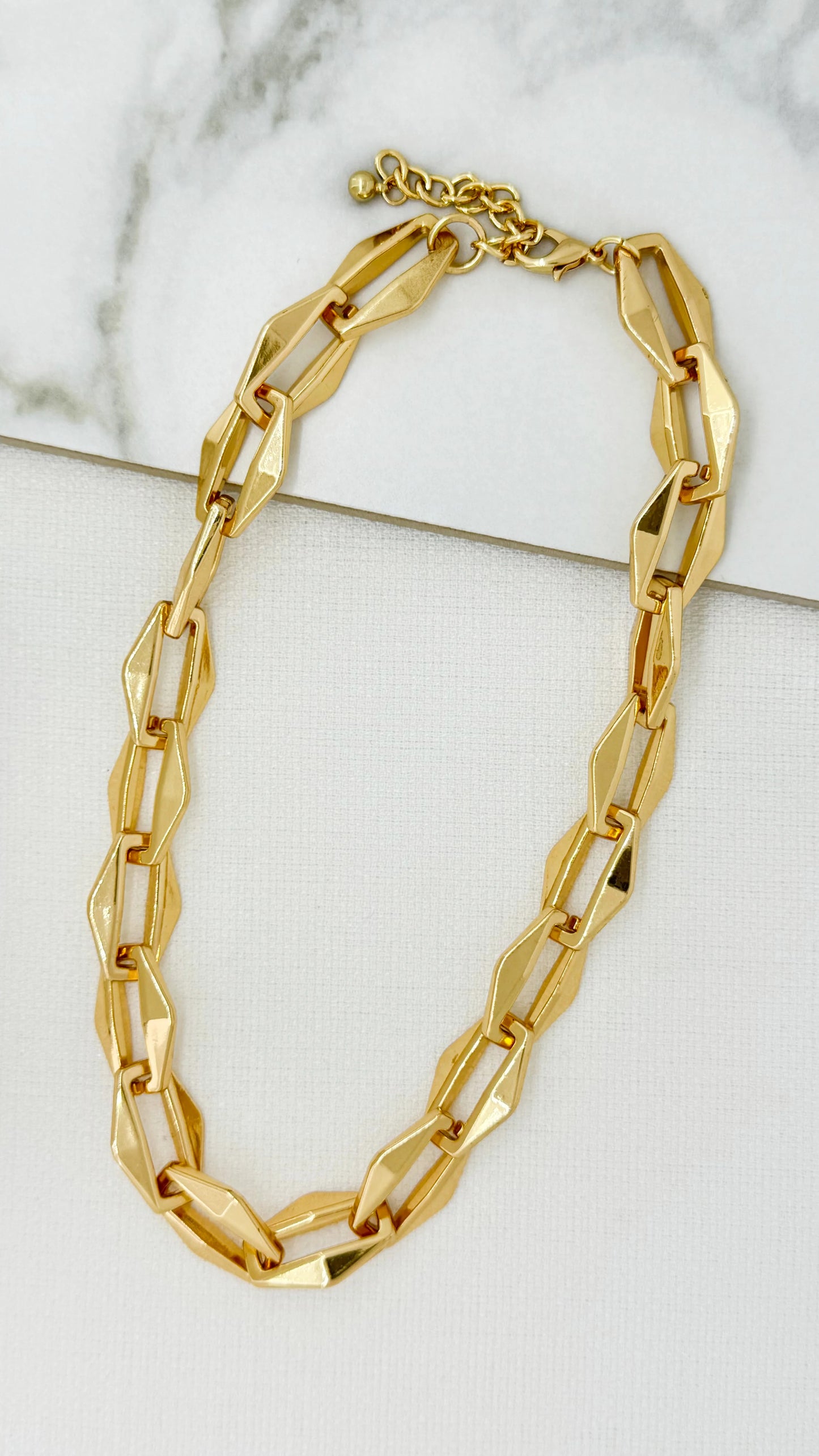 Short thick gold faceted link necklace