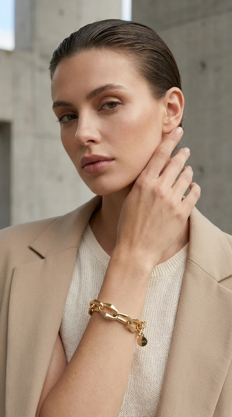 Gold thick link faceted T-bar bracelet