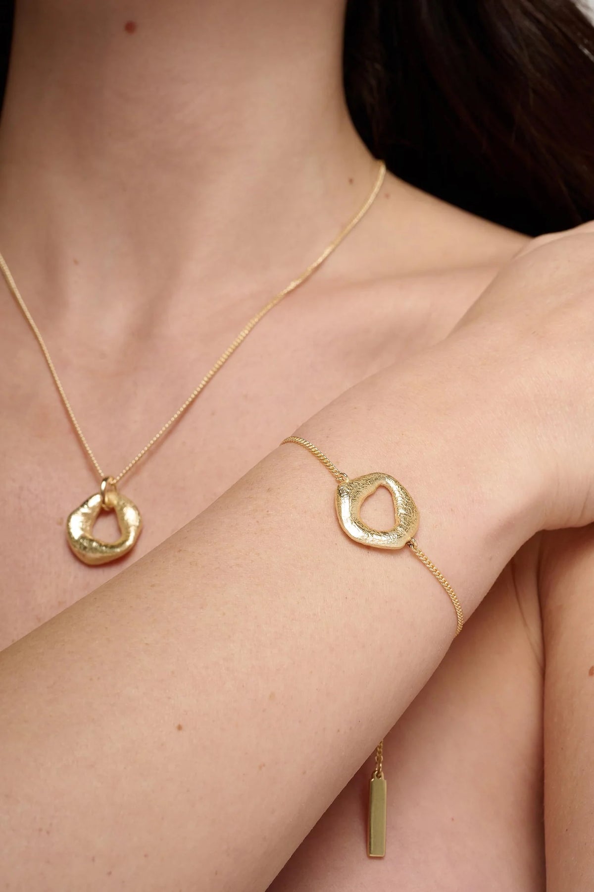 Delta Bracelet Gold