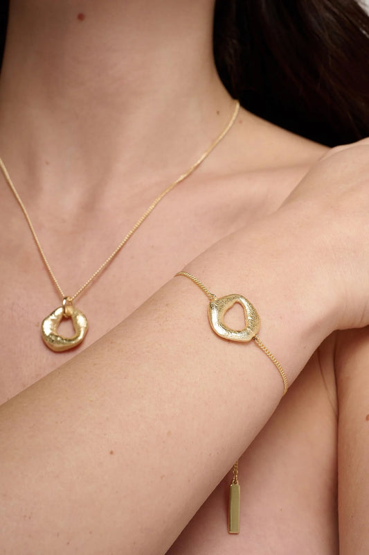Delta Bracelet Gold